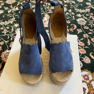 CHLOE WEDGES